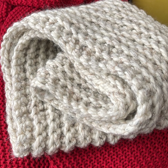 Infinity wool scarf. - Picture 4 of 8